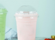 草莓奶昔奶茶店饮品摄影图片