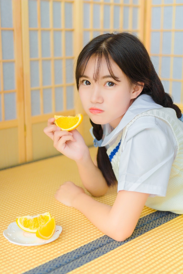 ѧԺУ԰Ůд棺崿ˣഺ