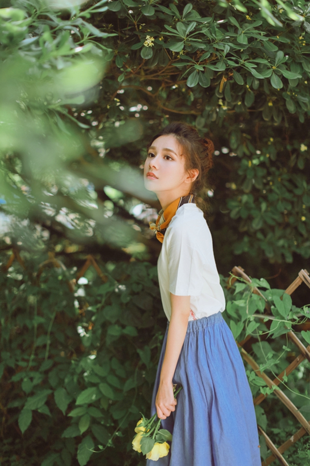 气质甜美嫩模左儿私房写真照
