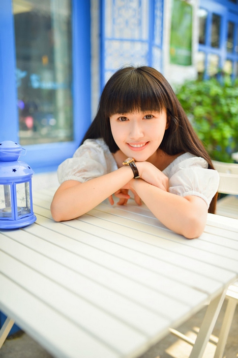 Lucy黑色紧身丝袜性感秀玉腿