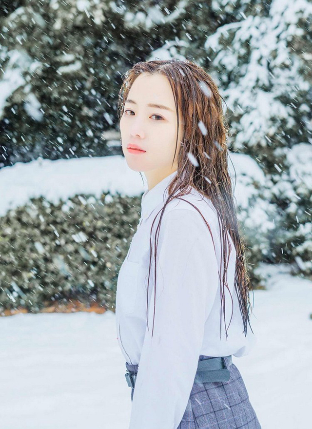 成熟美女女邢译文浴缸性感写真