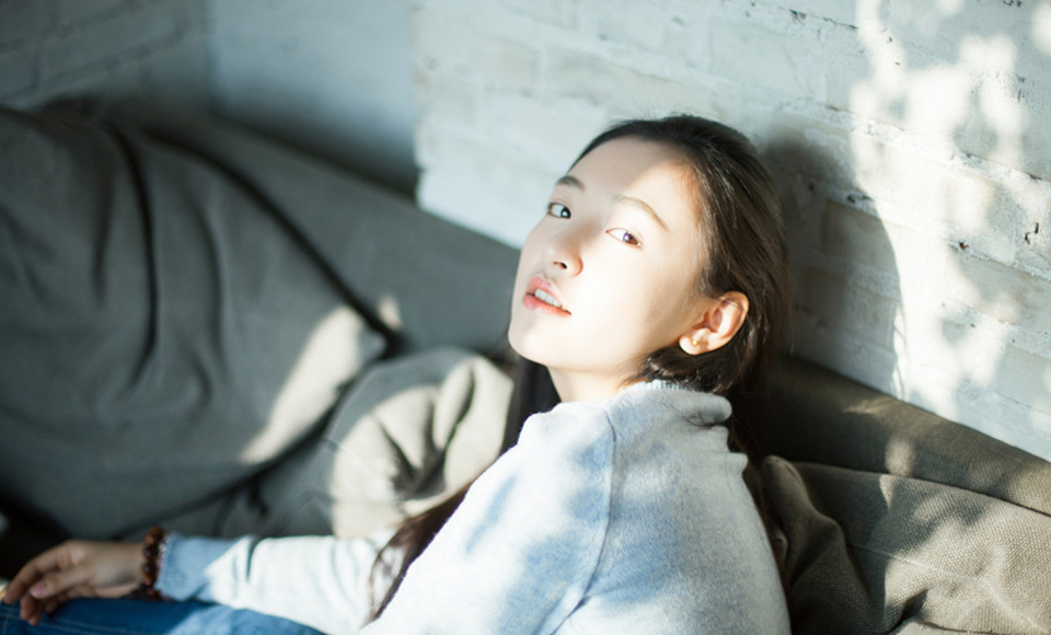 绮里嘉紫色睡衣浴室性感图片