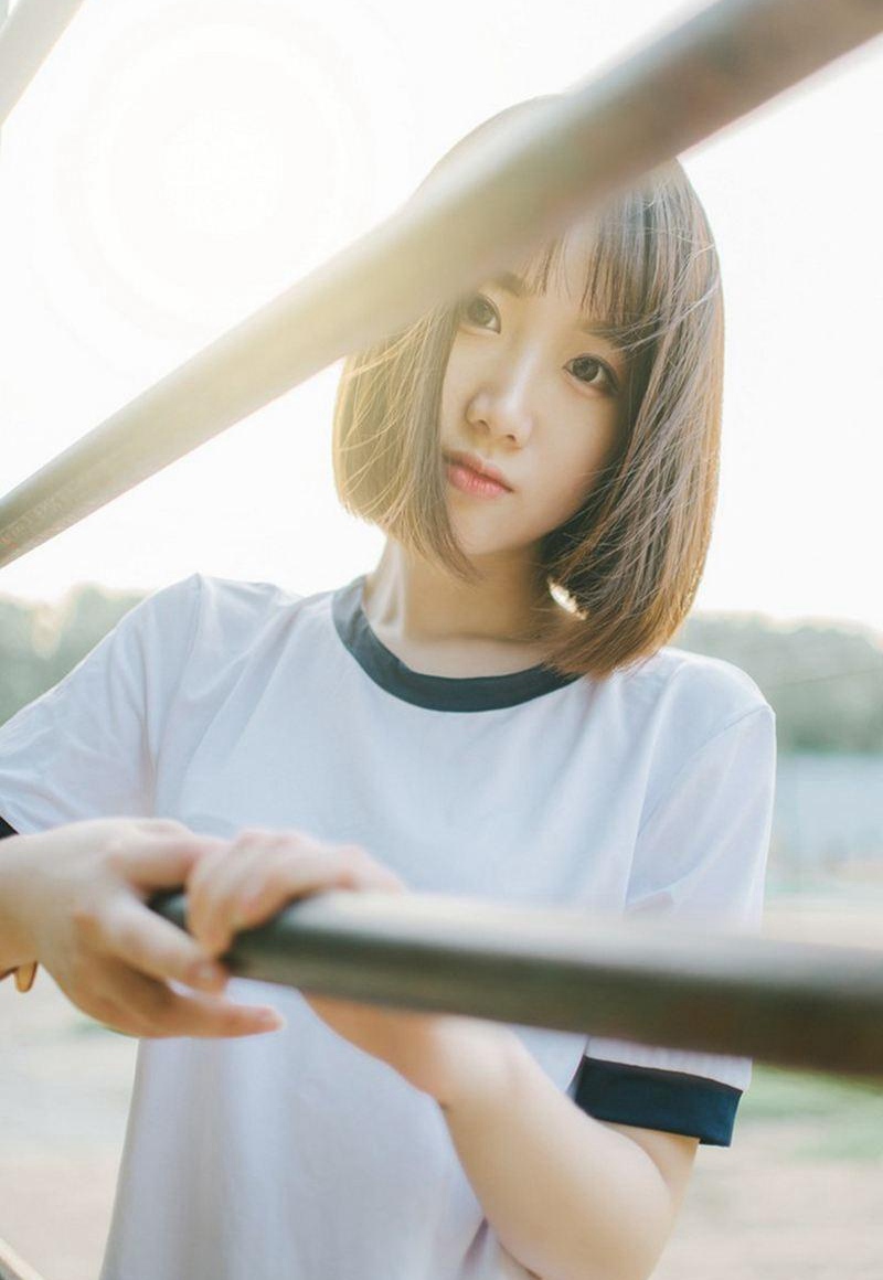 翘臀美女佟蔓长发内衣私房高清写真