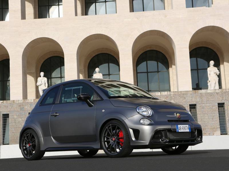 695ɫ2015Abarth Biposto