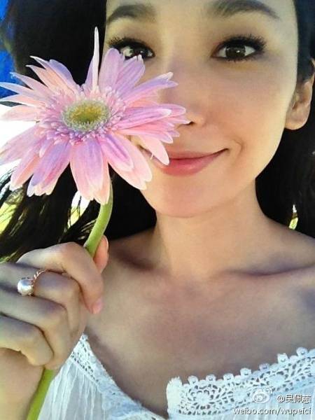 生活中的气质女神吴佩慈--长腿 美腿