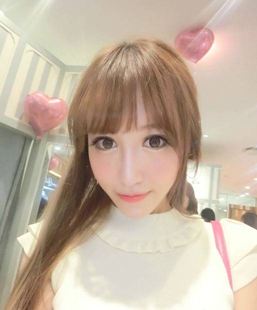 网络红人赵梦玥粉嫩自拍--长腿 美腿