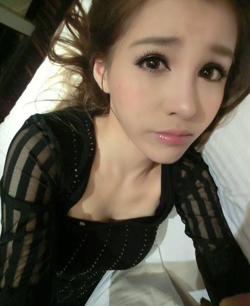 美女辣妈陈静仪卖萌自拍--长腿 美腿