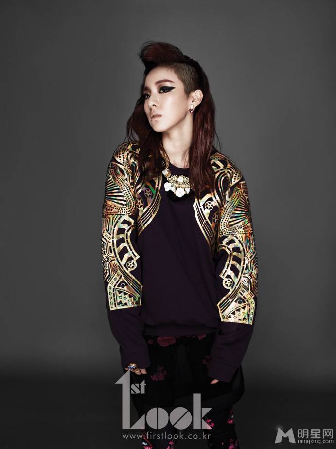 2NE1ڰʱlookд