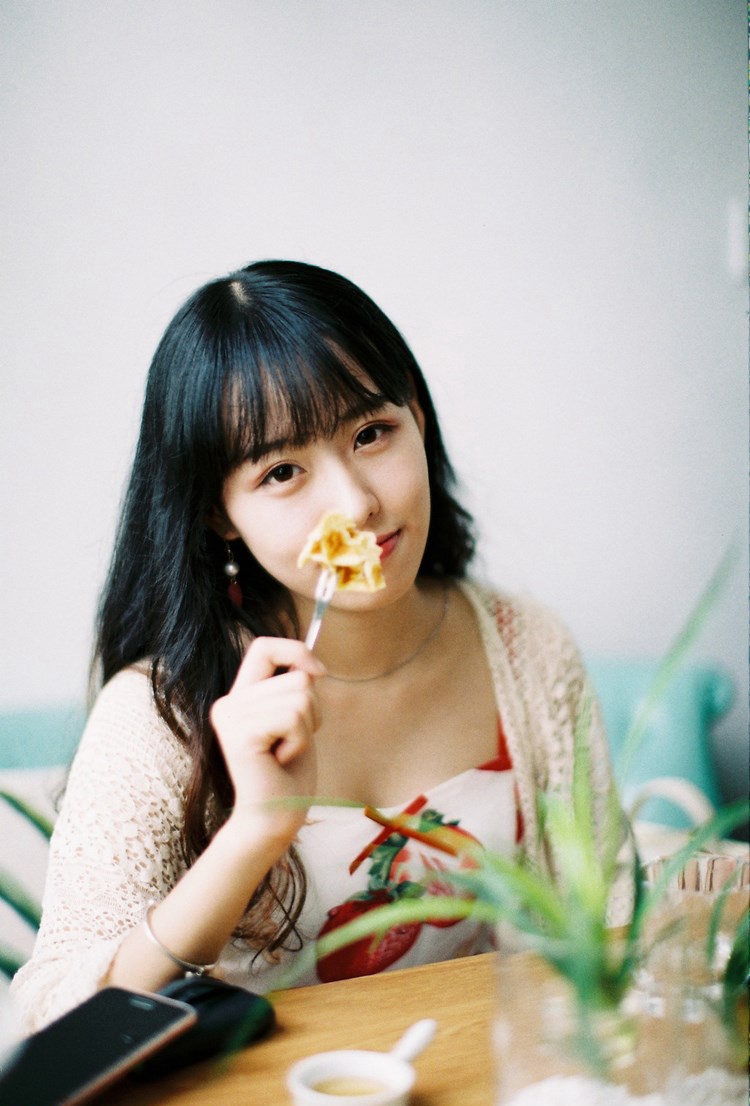 宅男女神ALICE梁紫轩尽展翘臀私房照