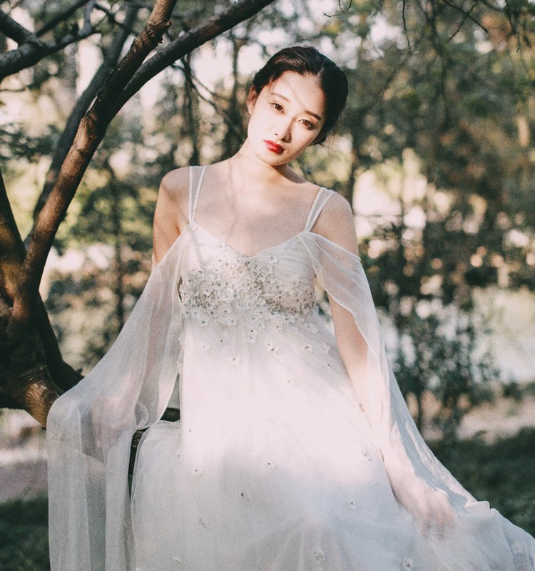 波萝社性感丝袜美女许诺Sabrina魅惑迷人写真套图