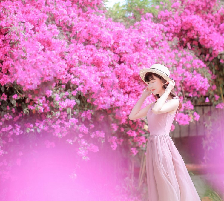 AISS˿Ů˿Ʒջд