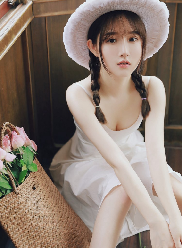AISS˿Ů˿Ʒջд
