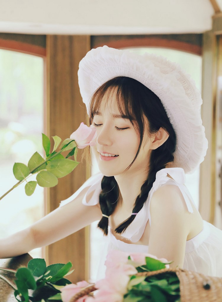 AISS˿Ů˿Ʒջд