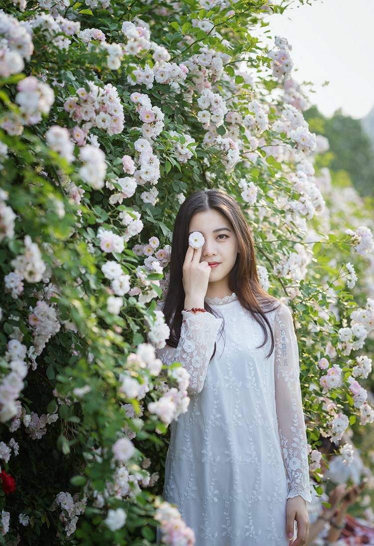 ŵSabrina߱ȻӾװд