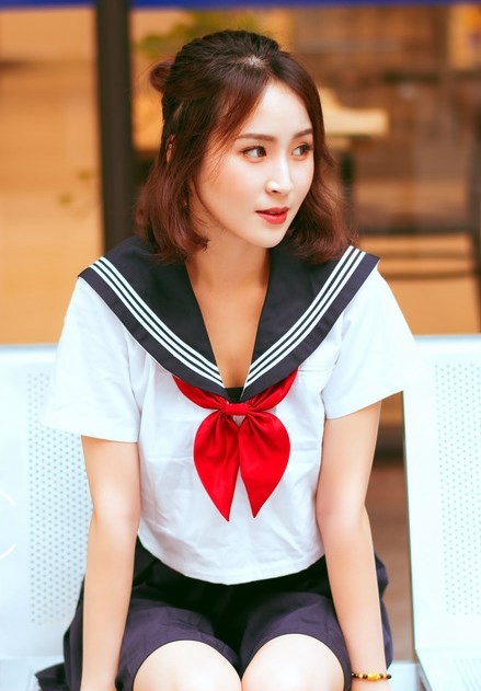 美媛馆佘贝拉bella甜美粉色泳衣户外写真