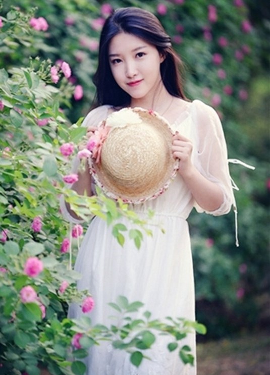 缫ƷŮдͼ