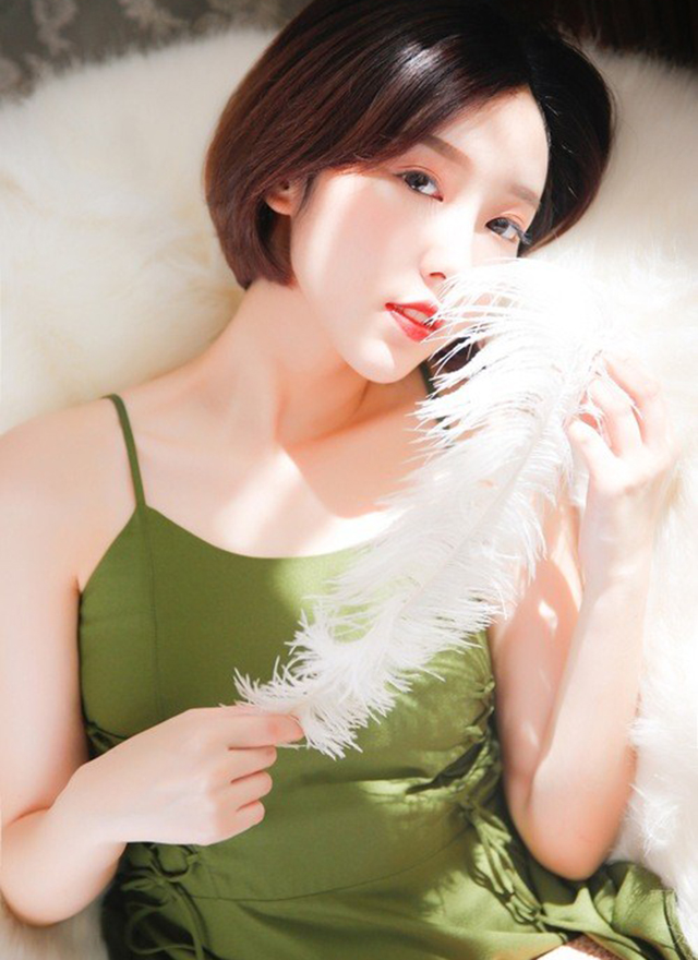 Ugirls爱尤物佩佩大秀凹凸有致身材性感写真