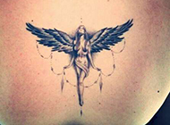 个性天使纹身后背图案欣赏