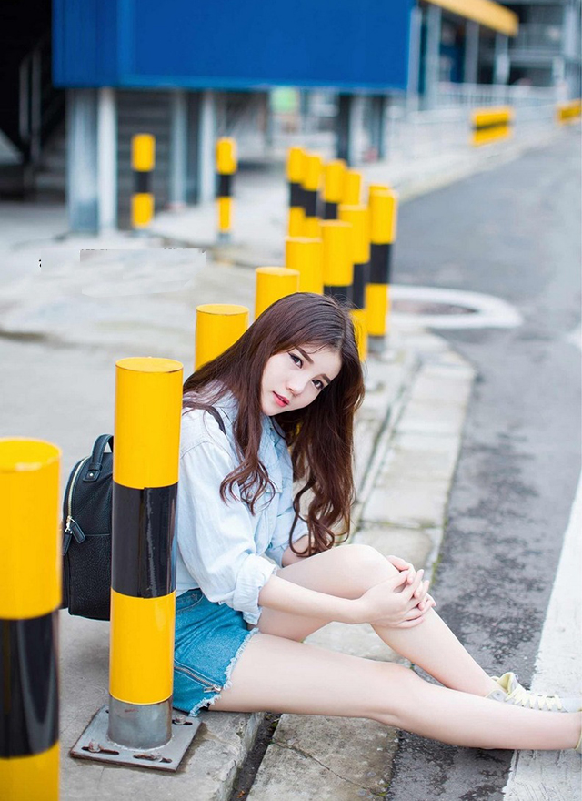 秀人网御姐妮婉Belinda空姐制服性感写真