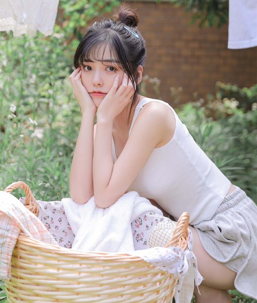 爱尤物女神岛儿性感内衣诱惑写真套图