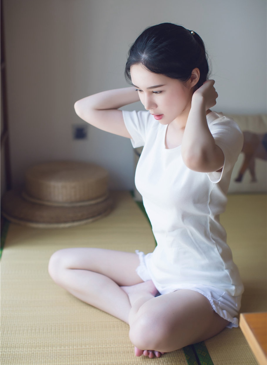 爱尤物女神毛毛丰满性感写真重磅来袭