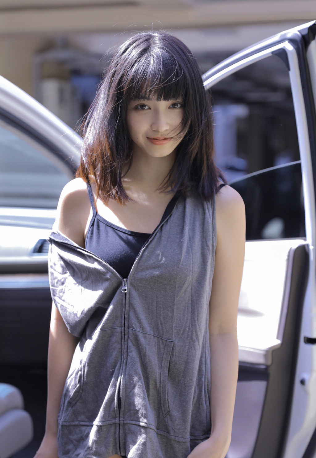 90后清纯诱惑美女SISY思高清户外旅拍