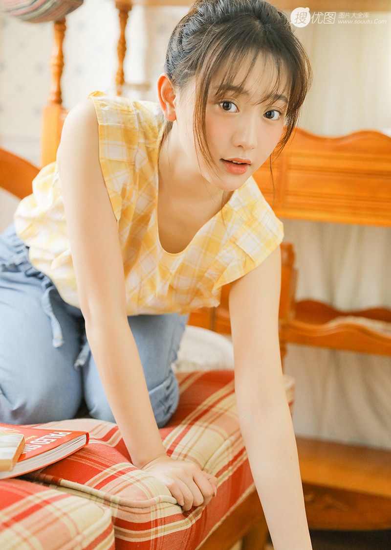 清纯唯美女孩夏茉GIGI初春街拍写真