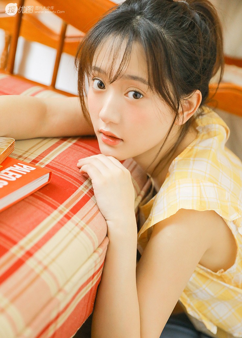 清纯唯美女孩夏茉GIGI初春街拍写真