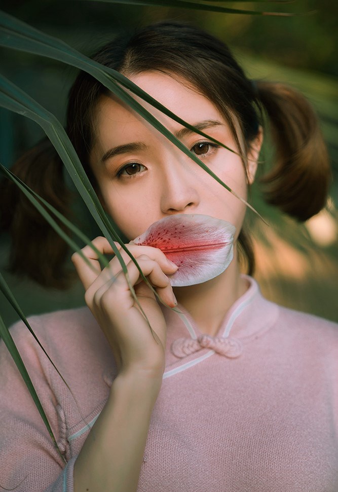 气质美女SISY思最新性感写真套图