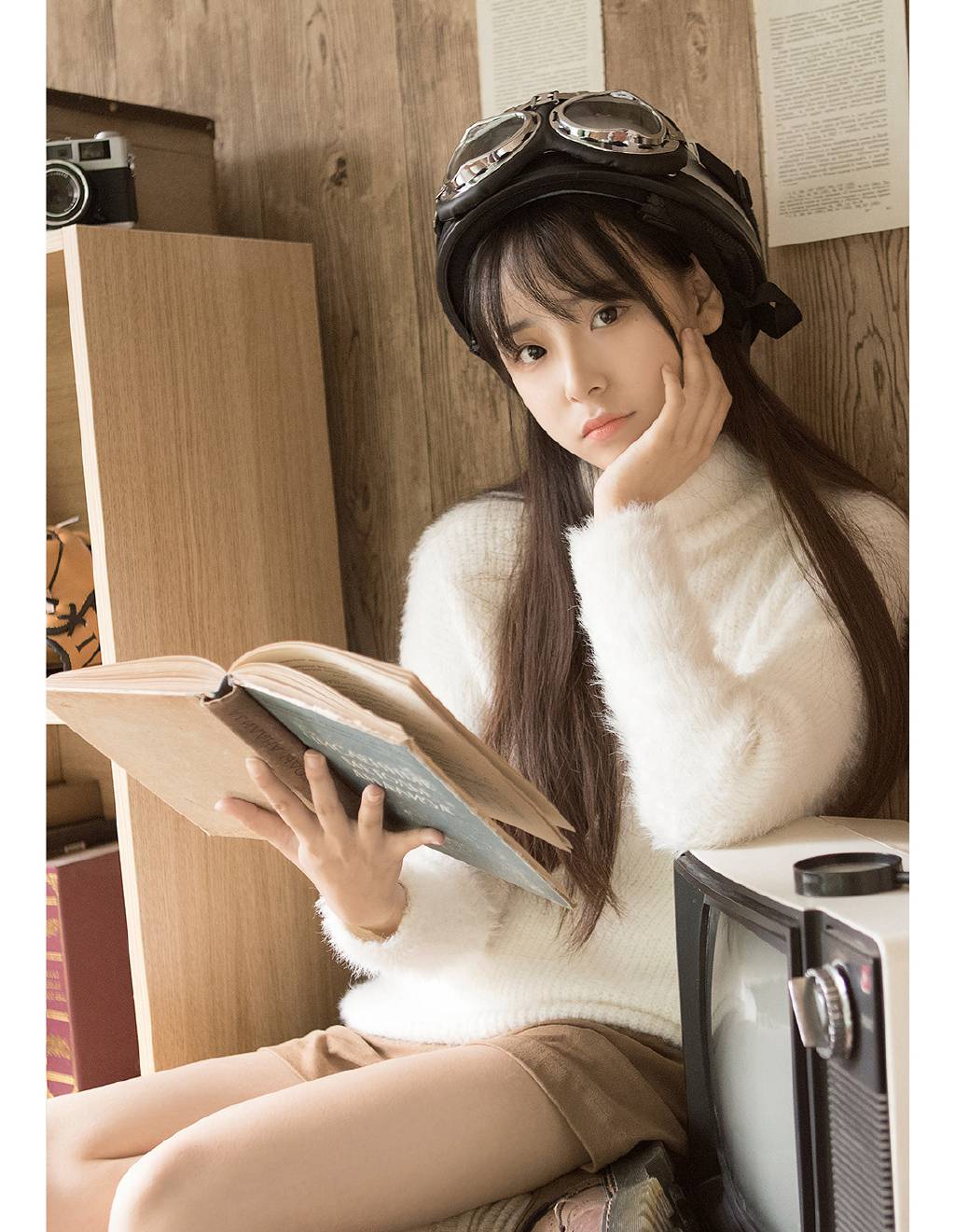 漂亮模特小琪性感写真引骚动