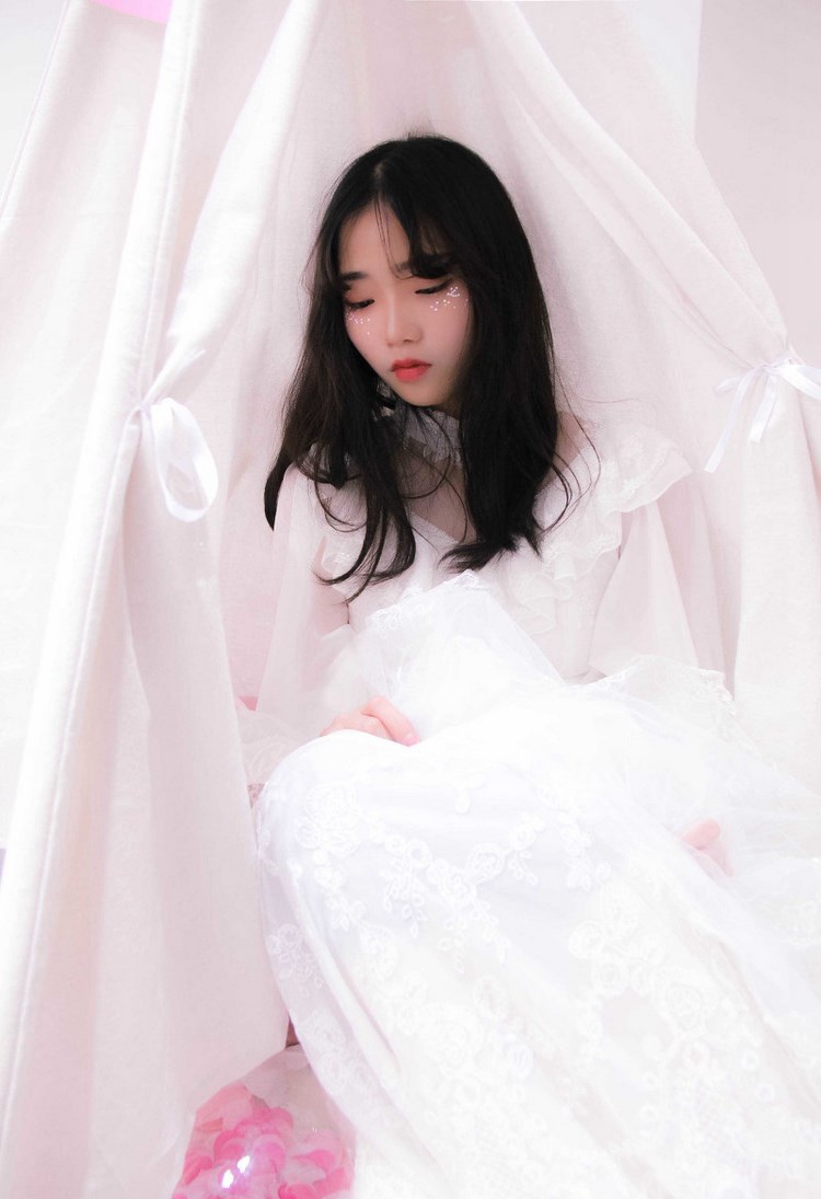 90Ըü̲Emily˽д