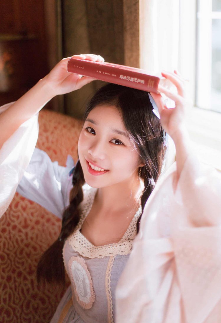 90后性感美眉奶茶Emily超给力私房写真
