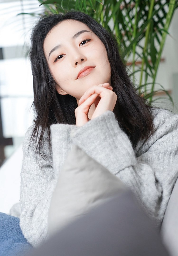 中国北方美女朱小旭丰满圆润撩人写真