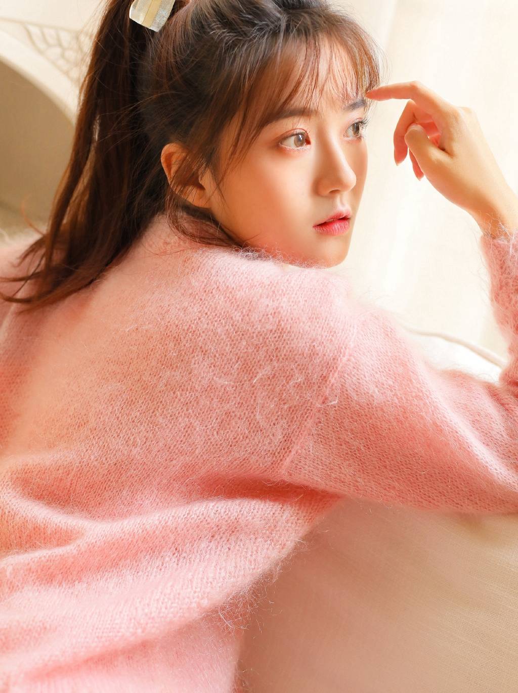 细腰翘臀g奶美模金淼儿性感写真