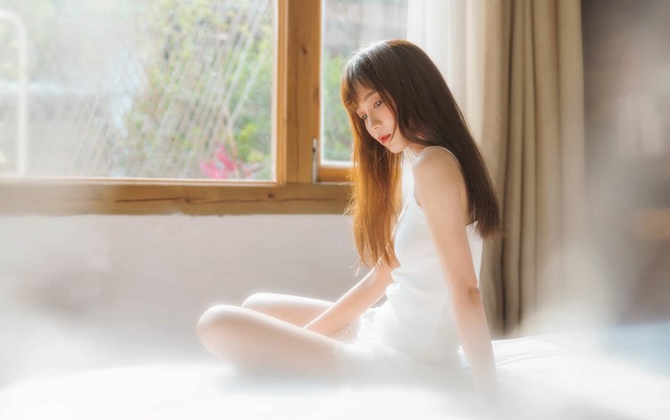 美眉itt尼卡性感学生妹制服诱惑图片