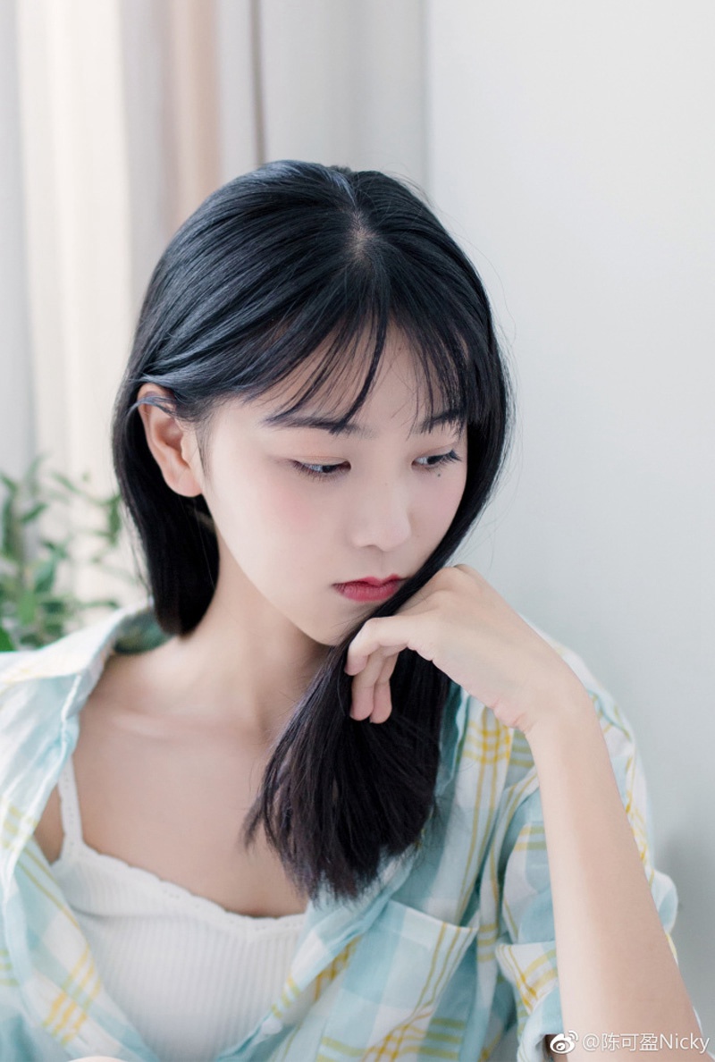 宅男女神李思宁性感蕾丝兔女郎惊艳亮相