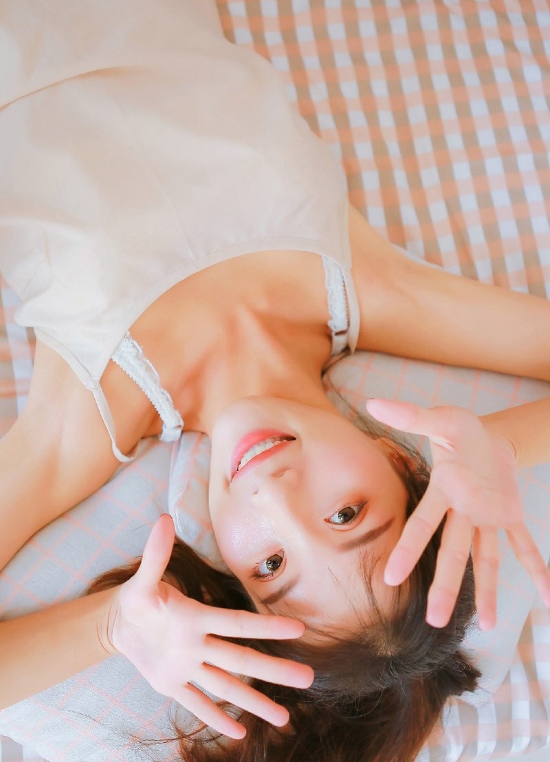 陈思琪香艳私房美照性感妩媚