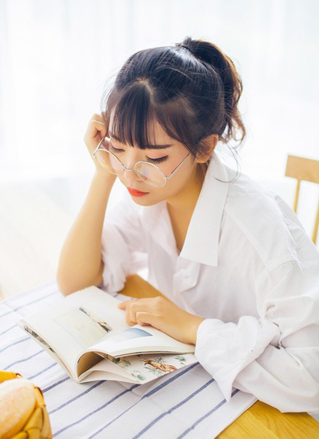 秀人网翘臀美女玛鲁娜性感军装写真