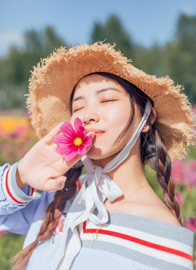秀人网翘臀美女玛鲁娜性感军装写真