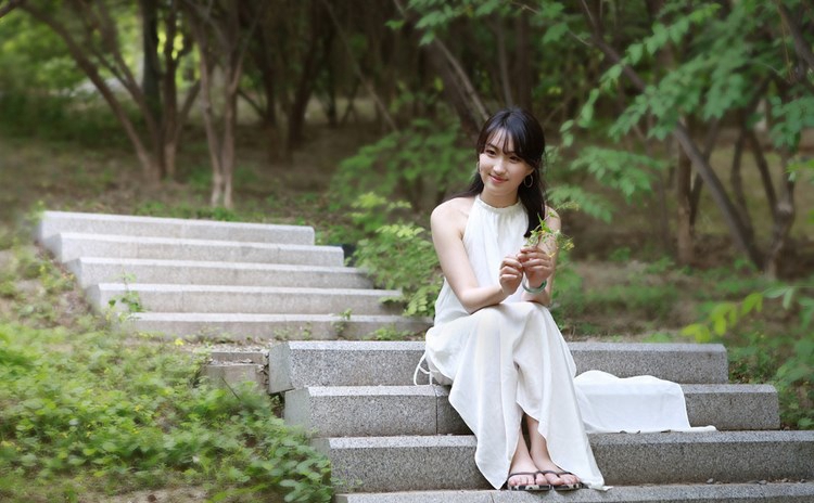 白嫩美女Cheryl青树夏日清凉诱惑高清写真
