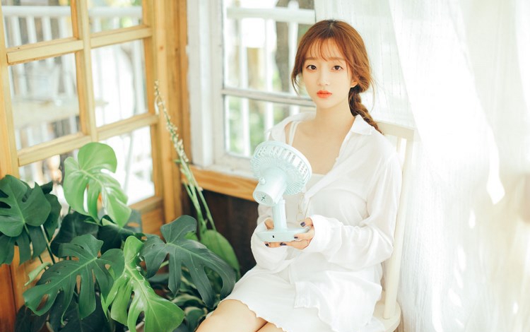美女沐青内衣丝袜诱惑私房照