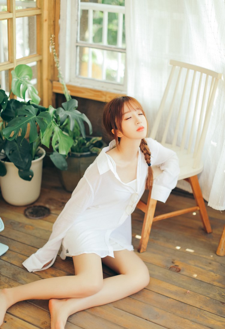 美女沐青内衣丝袜诱惑私房照