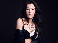 中国性感女郎胸部纹身图片