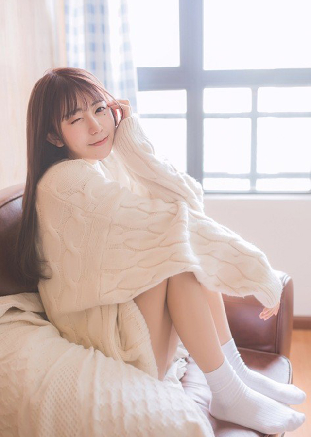 中国90后清纯美女奚梦娇私房照