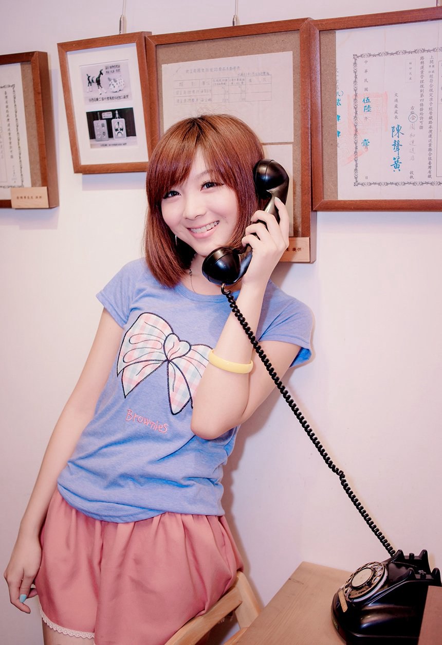 性感妹子amika小媚蕾丝内衣写真