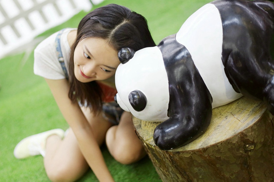 超漂亮长发美女芯娅私房写真图片