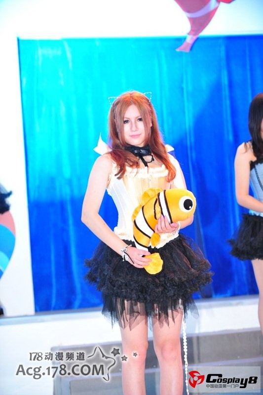ϷչcosplayŮͼƬ