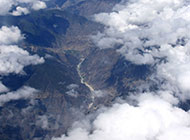 俯视西藏旅游区风景图片