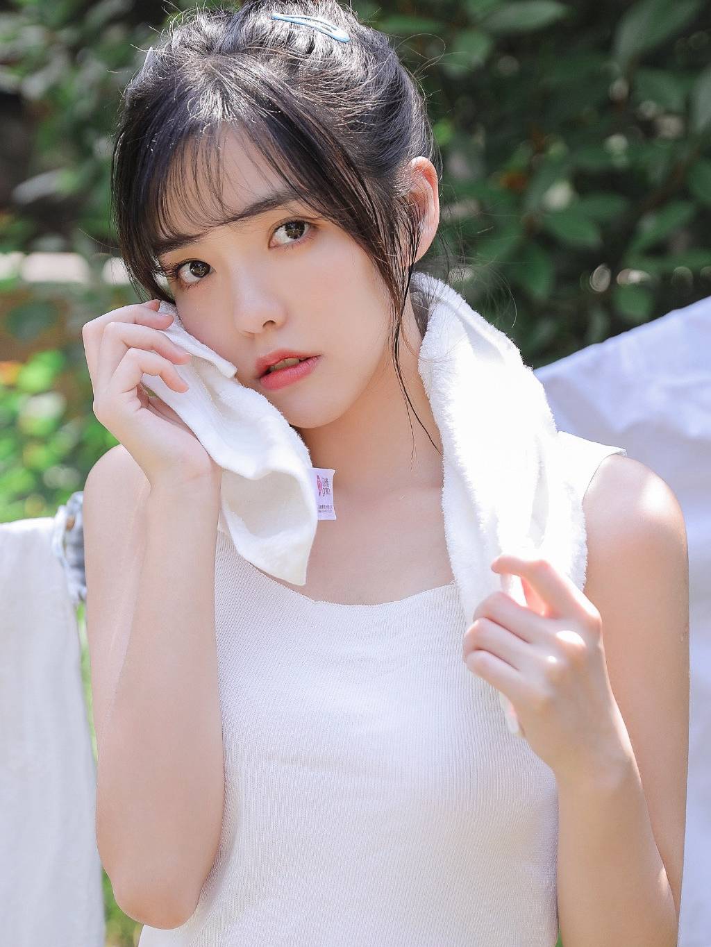 90后美女许诺Sabrina三亚旅拍写真