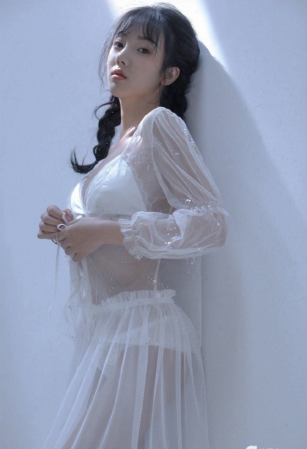 极品美女冷月yuer情趣内衣浴室写真
